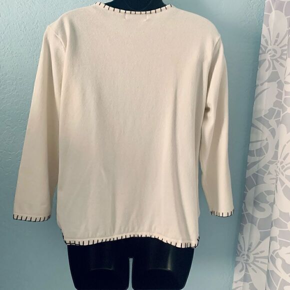 White Stag Boho Cream Floral Embroidered Knit Sweater Top. Size Large - Picture 7 of 11